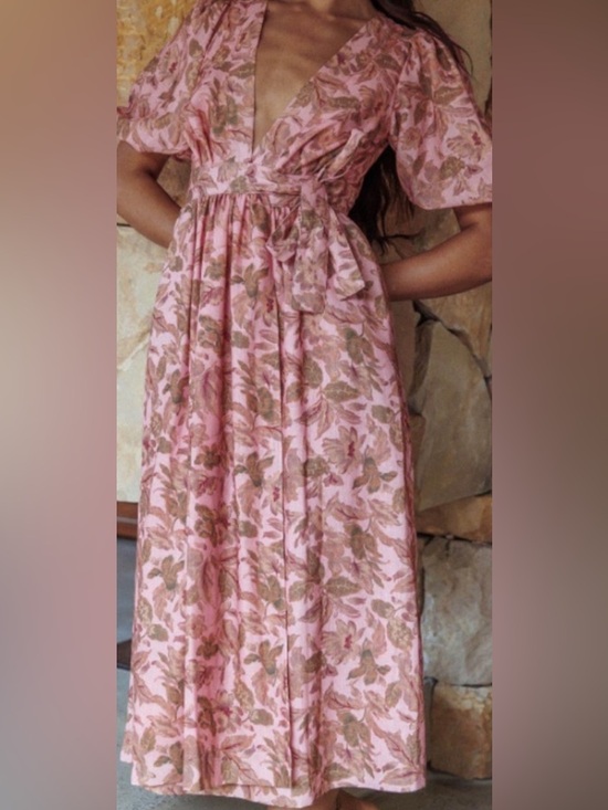 Selfie Leslie Dresses & Skirts - Blush and Tan Cotton Floral Puff Sleeve Midi Wrap Dress by SELFIE LESLIE: M